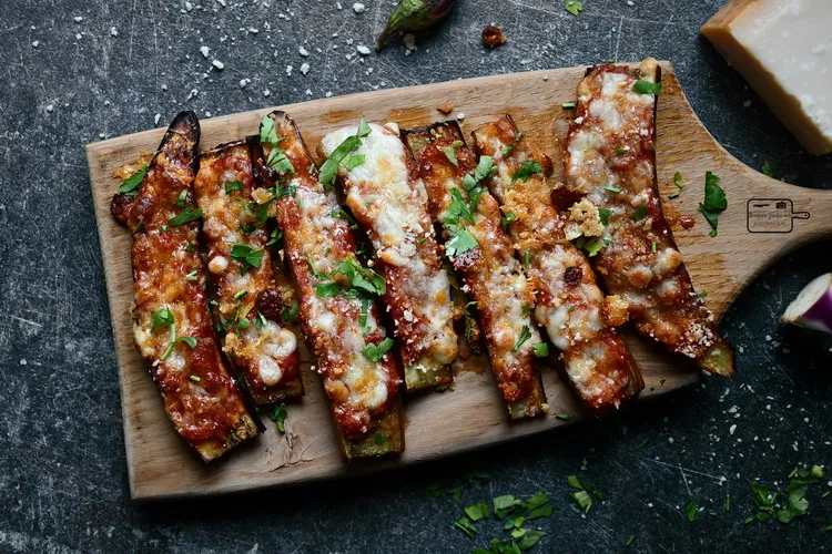 Vinete la tava cu sos marinara- Bucătăria familiei mele - www.alexjuncu.ro