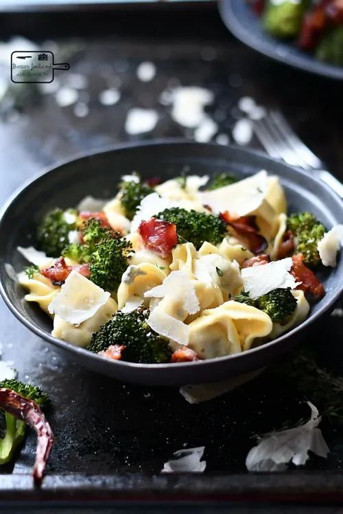 Tortellini cu broccoli, bacon și 3 brânze- Bucătăria familiei mele- www.alexjuncu.ro