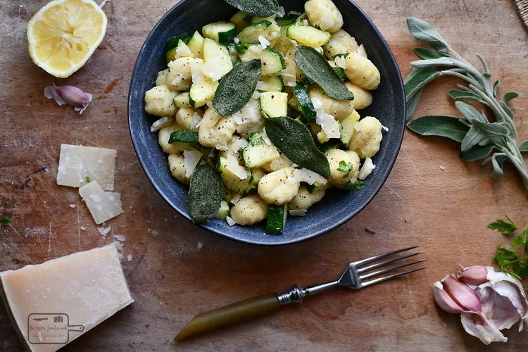 Gnocchi cu zucchini - Bucătăria familiei mele - www.alexjuncu.ro