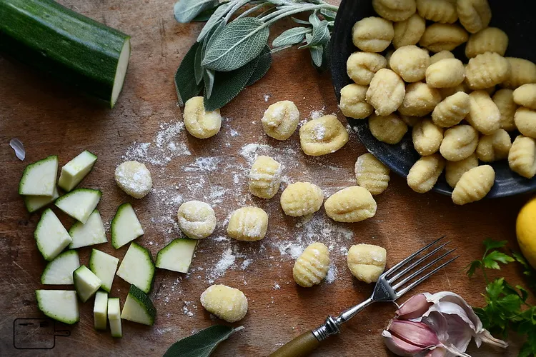 Gnocchi cu zucchini - Bucătăria familiei mele - www.alexjuncu.ro