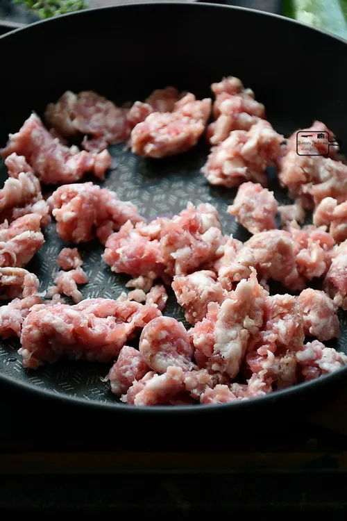 Rulouri cu salsiccia - Bucătăria familiei mele - www.alexjuncu.ro