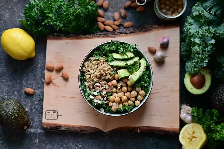 Salata de varza kale -Bucătăria familiei mele - www.alexjuncu.ro