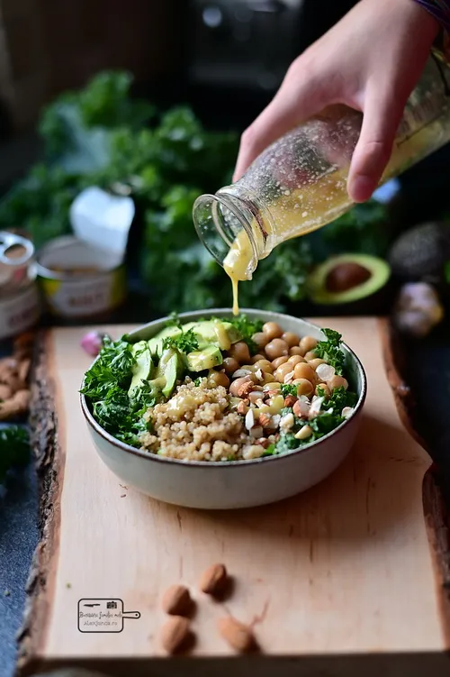 Salata de varza kale -Bucătăria familiei mele - www.alexjuncu.ro