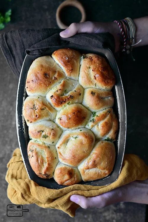 Garlic bread - Bucătăria familiei mele - www/alexjuncu.ro