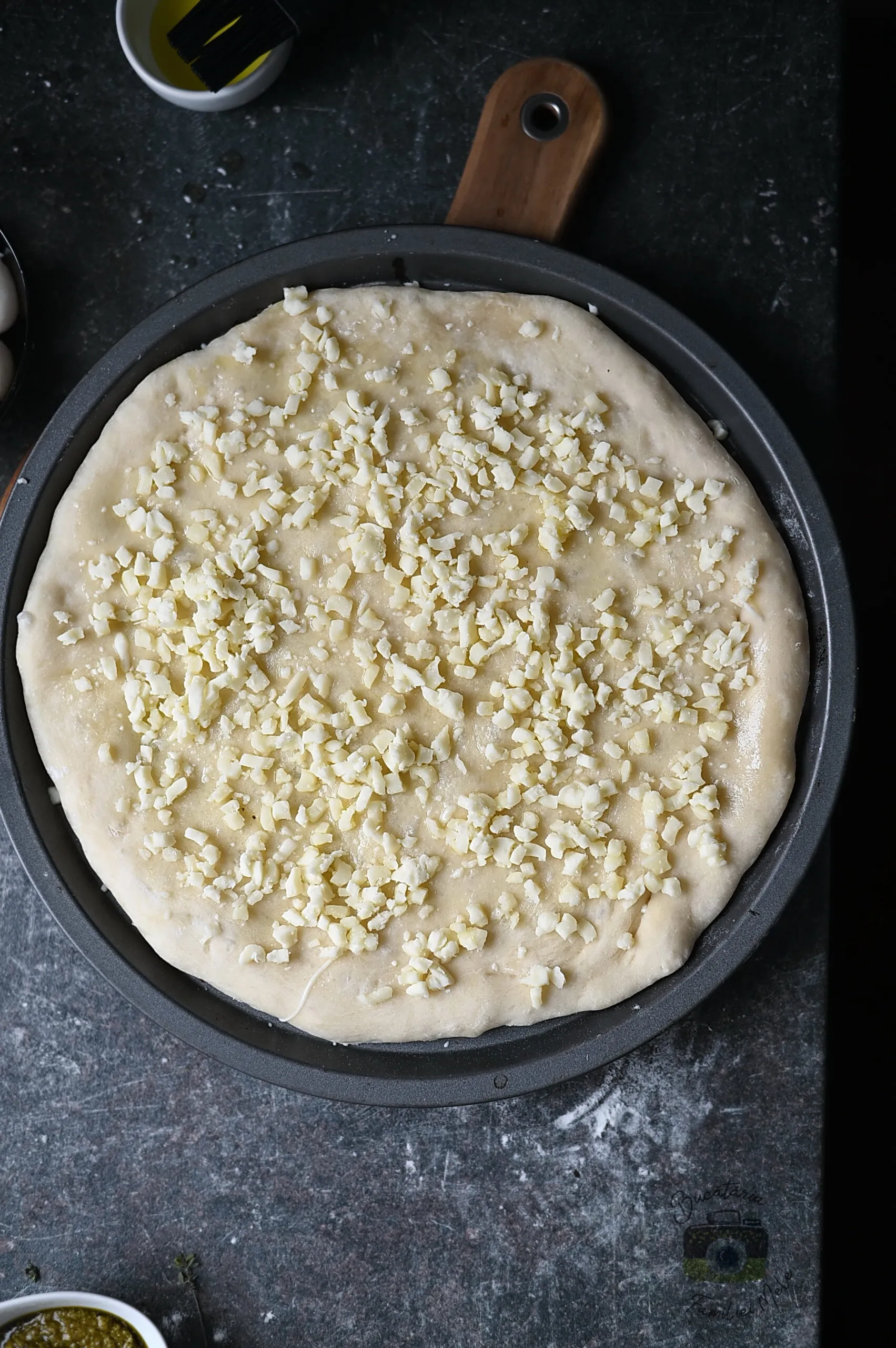 Aluat cu mozzarella - Bucătăria familiei mele- www.alexjuncu.ro