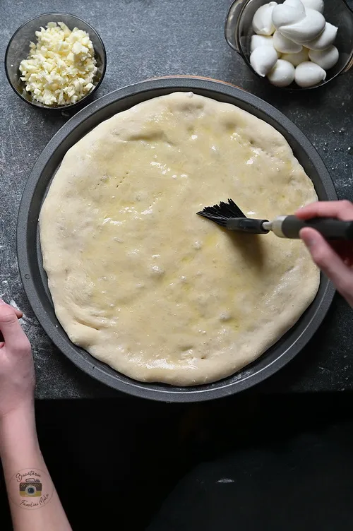 Aluat cu mozzarella - Bucătăria familiei mele- www.alexjuncu.ro