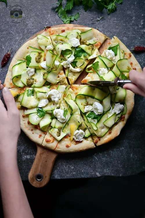 Felii pizza cu zucchini - Bucătăria familiei mele - www.alexjuncu.ro