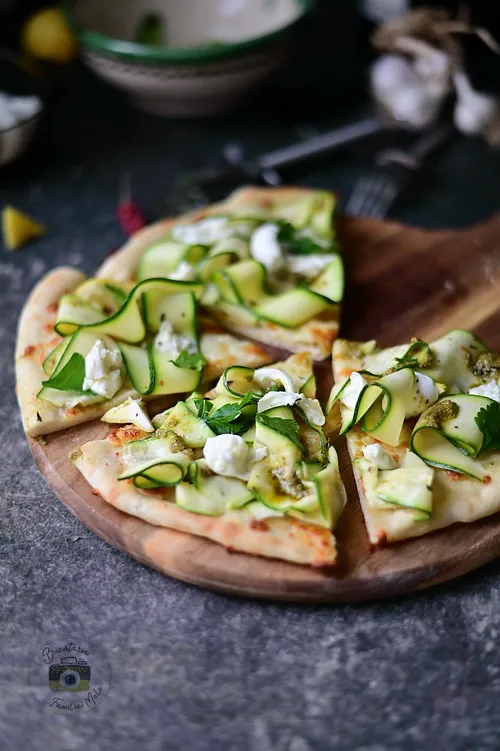 Felii pizza cu zucchini - Bucătăria familiei mele - www.alexjuncu.ro