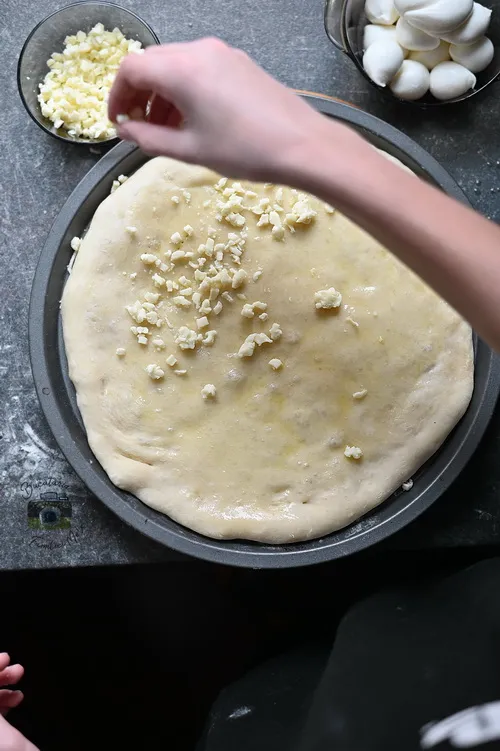 Aluat cu mozzarella - Bucătăria familiei mele- www.alexjuncu.ro