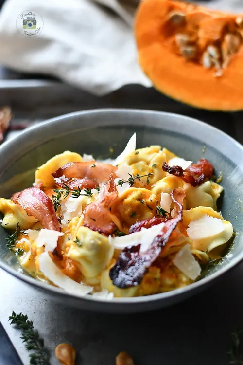 Pasta Carbonara cu bacon - Bucătăria familiei mele - www.alexjuncu.ro