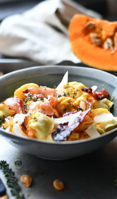 Tortellini carbonara cu dovleac copt și bacon