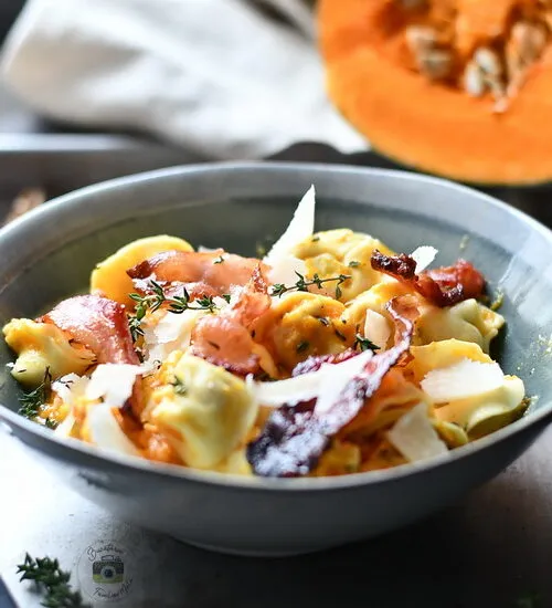 Tortellini carbonara cu dovleac copt și bacon