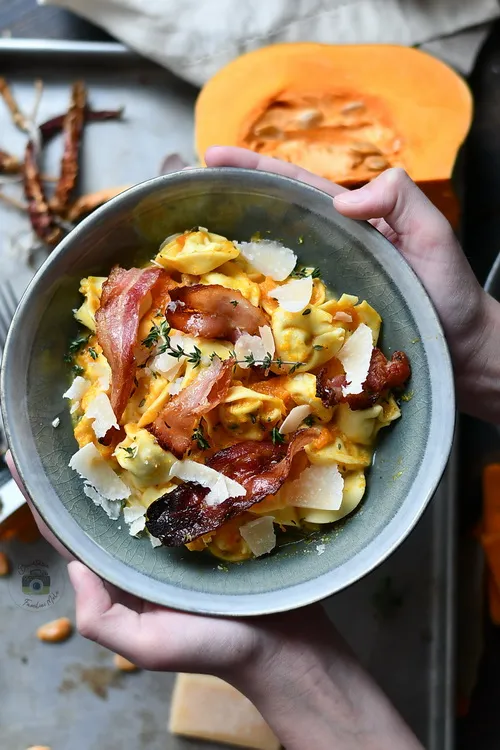 Tortellini Carbonara cu bacon - Bucătăria familiei mele - www.alexjuncu.ro