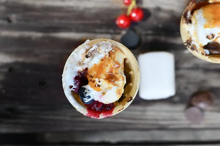 S'mores cu ciocolată și fructe - Bucătăria familiei mele - www.alexjuncu.ro