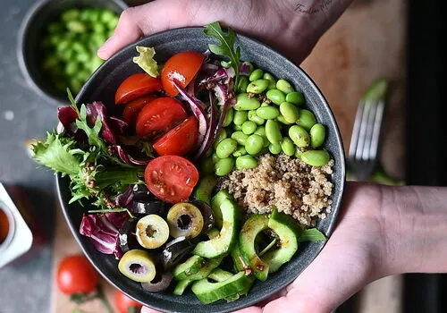 Salată de quinoa cu edamame / Quinoa Buddha Bowl