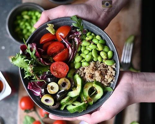 Salată de quinoa cu edamame / Quinoa Buddha Bowl