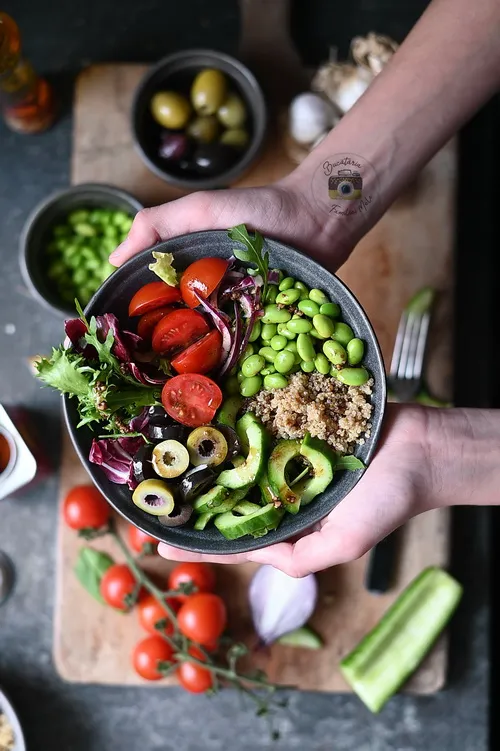 Mediterranean Edamame Quinoa bowl - Bucătăria familiei mele - www.alexjuncu.ro