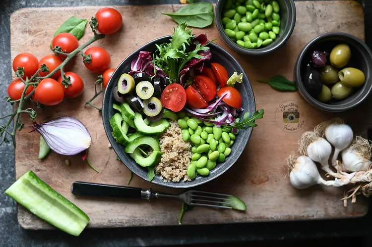 Salată Edamame Quinoa bowl - Bucătăria familiei mele - www.alexjuncu.ro