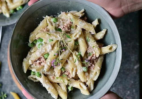 Penne cu ton și mazăre