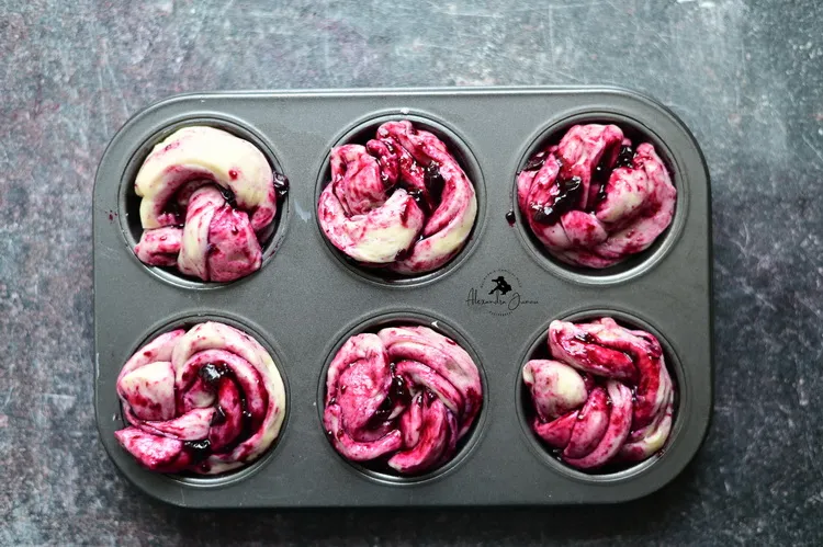 Blueberry rolls - Bucătăria familiei mele - www.alexjuncu.ro
