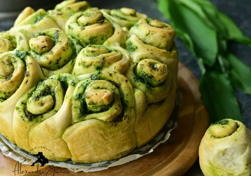 Pâine cu leurdă / PULL APART WildGARLIC BREAD