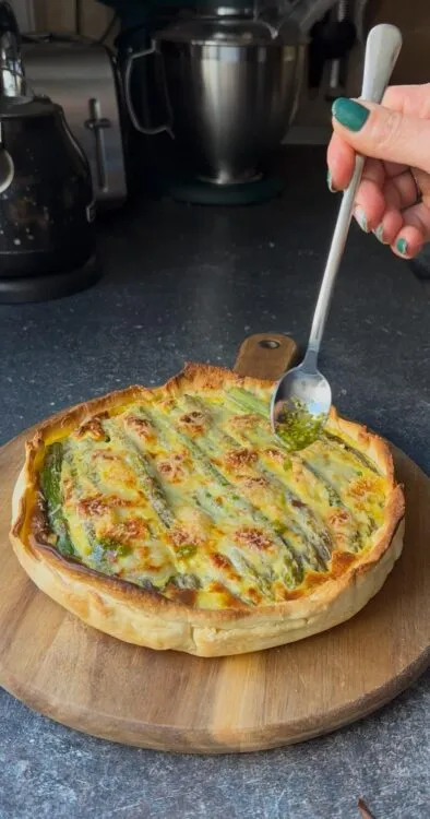  tarta cu sparanghel si pesto
