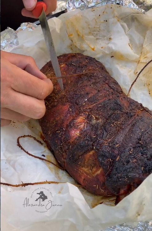 Pulled pork la kamado - Bucataria Familiei mele - www.alexjuncu.ro