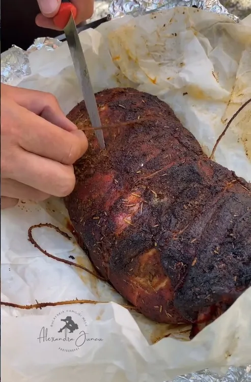 Pulled pork la kamado - Bucataria Familiei mele - www.alexjuncu.ro